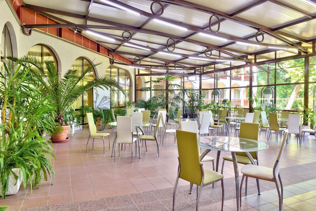 Estreya Residence Hotel&SPA Saints Constantine and Helena Exterior foto