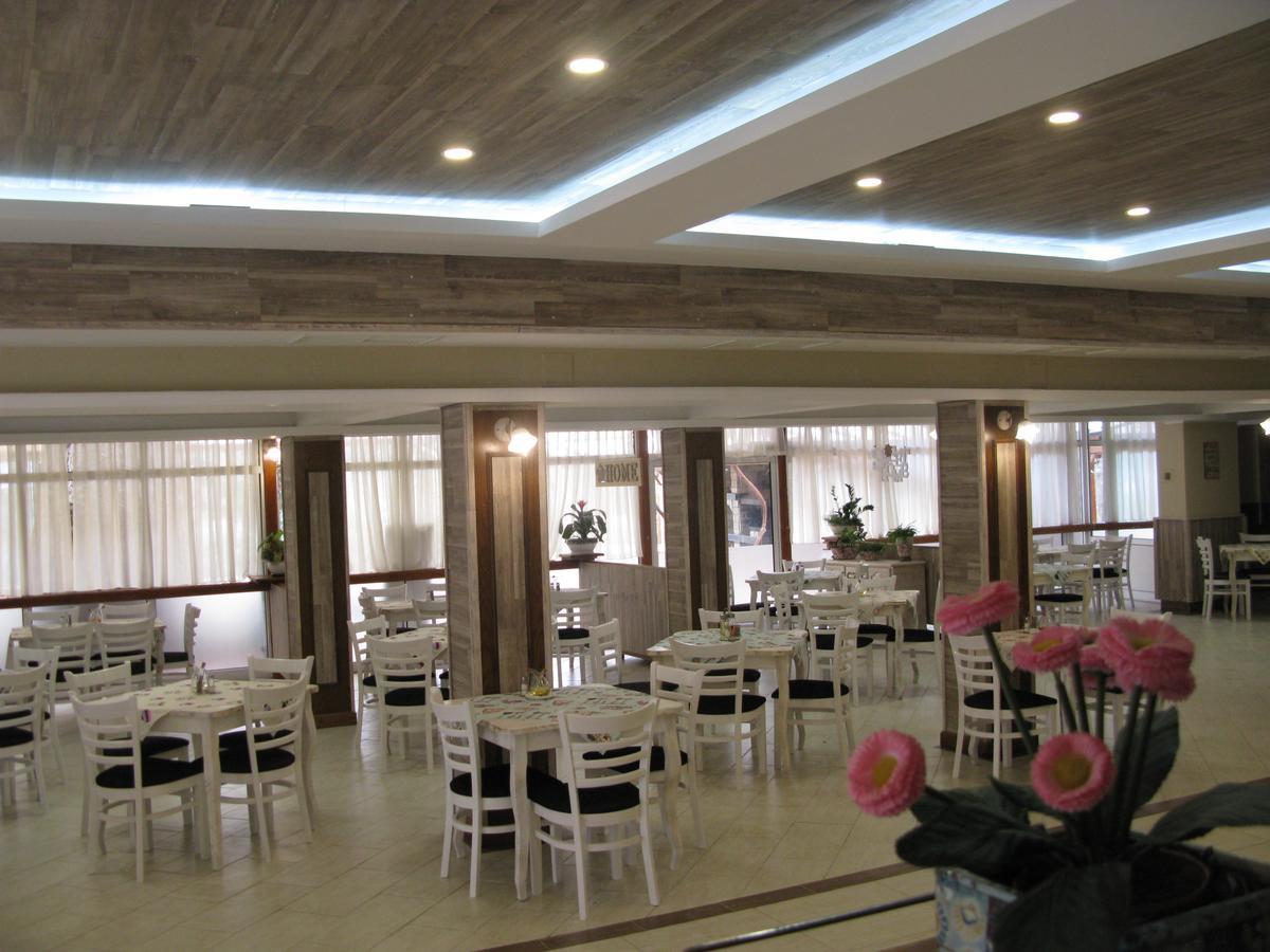 Estreya Residence Hotel&SPA Saints Constantine and Helena Exterior foto